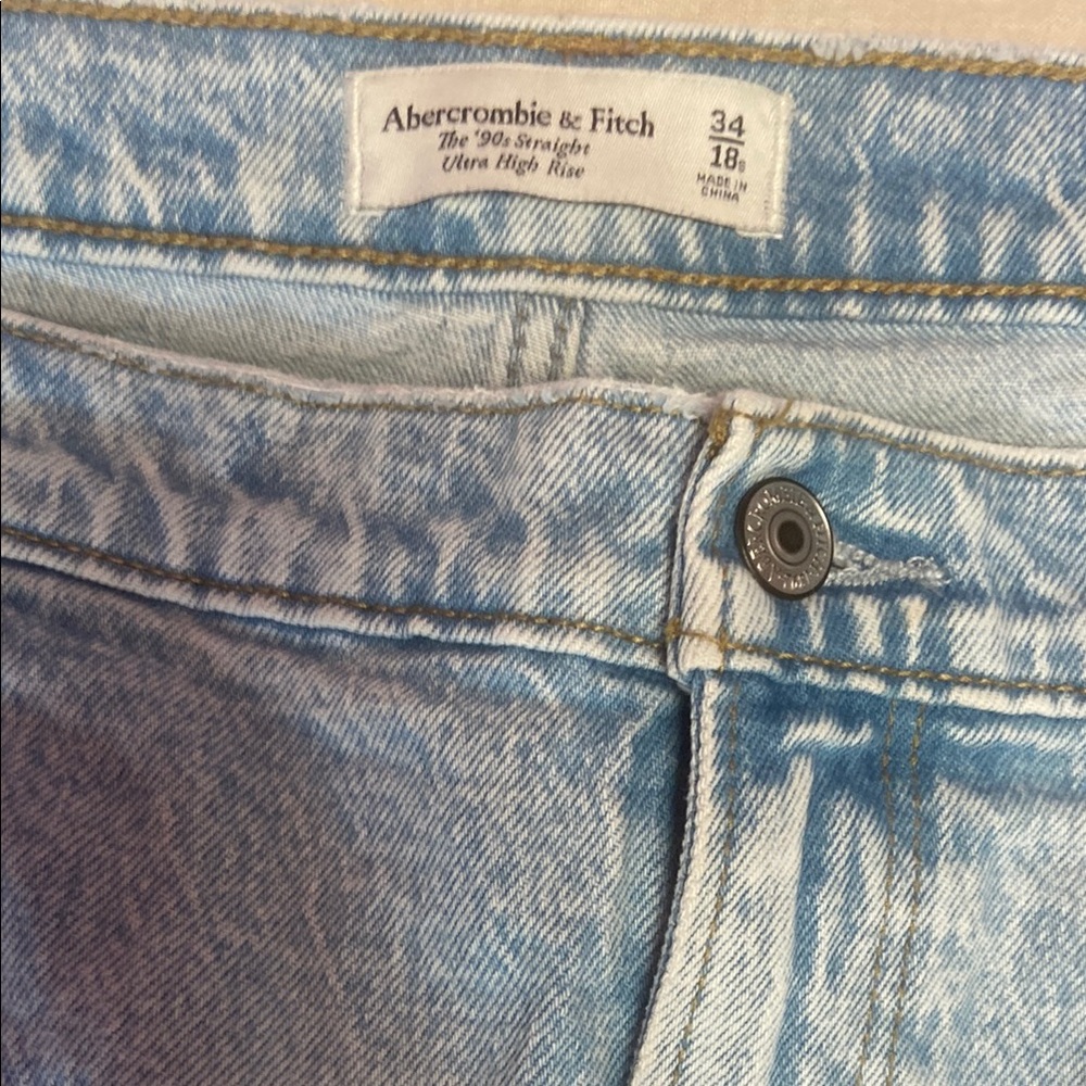 Abercrombie & Fitch Light Blue Straight Leg Jeans - Picture 3 of 5